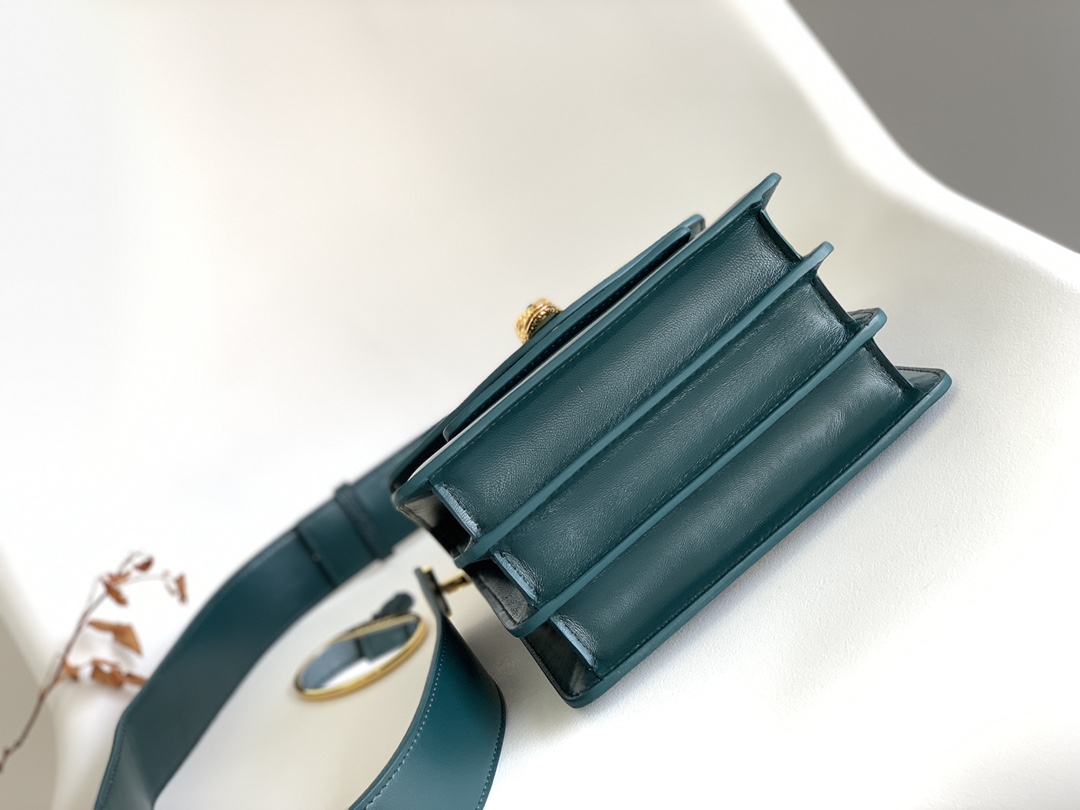 BVLGARI宝格丽森林绿小羊皮手提包38329