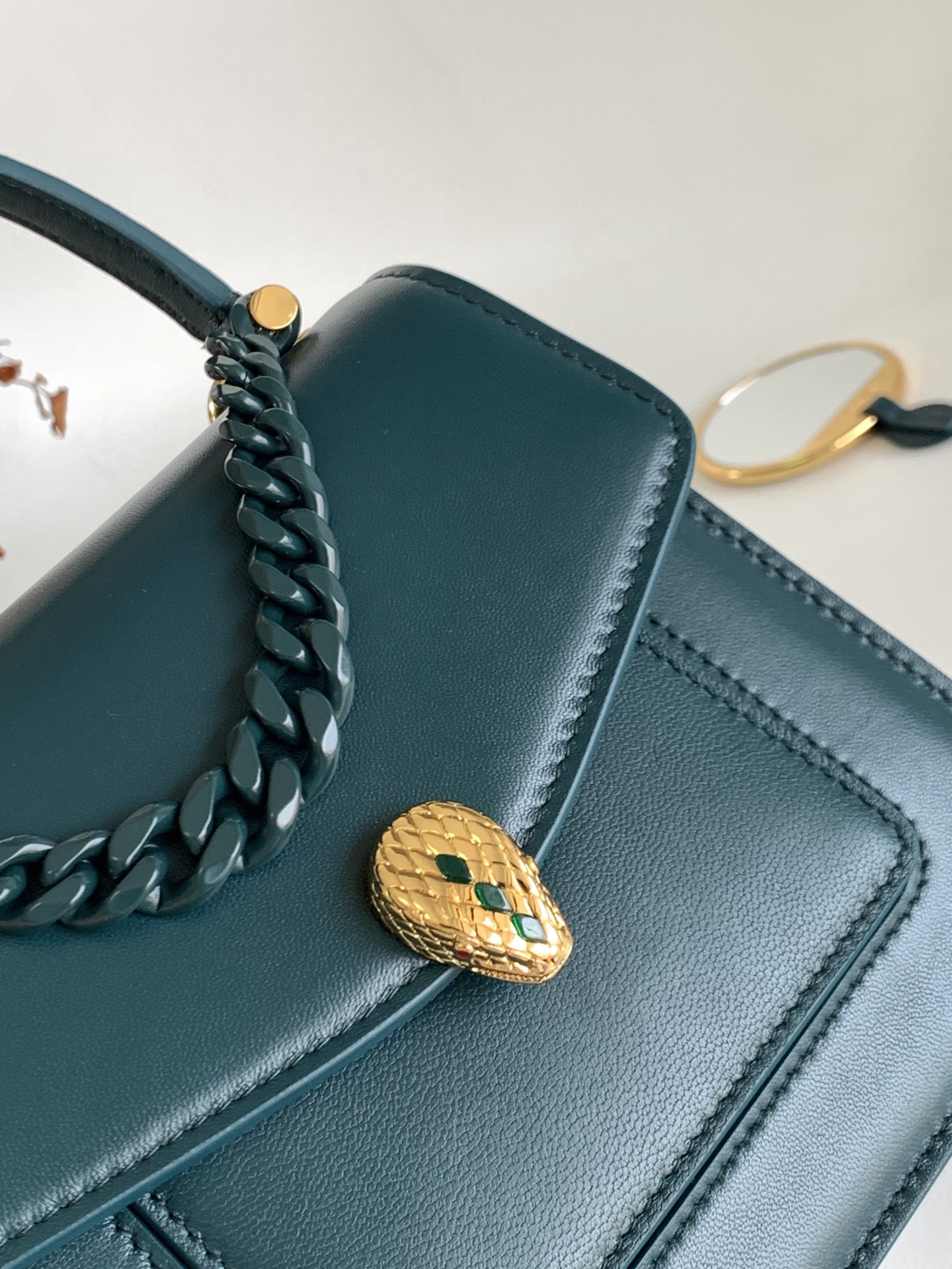 BVLGARI宝格丽森林绿小羊皮手提包38329