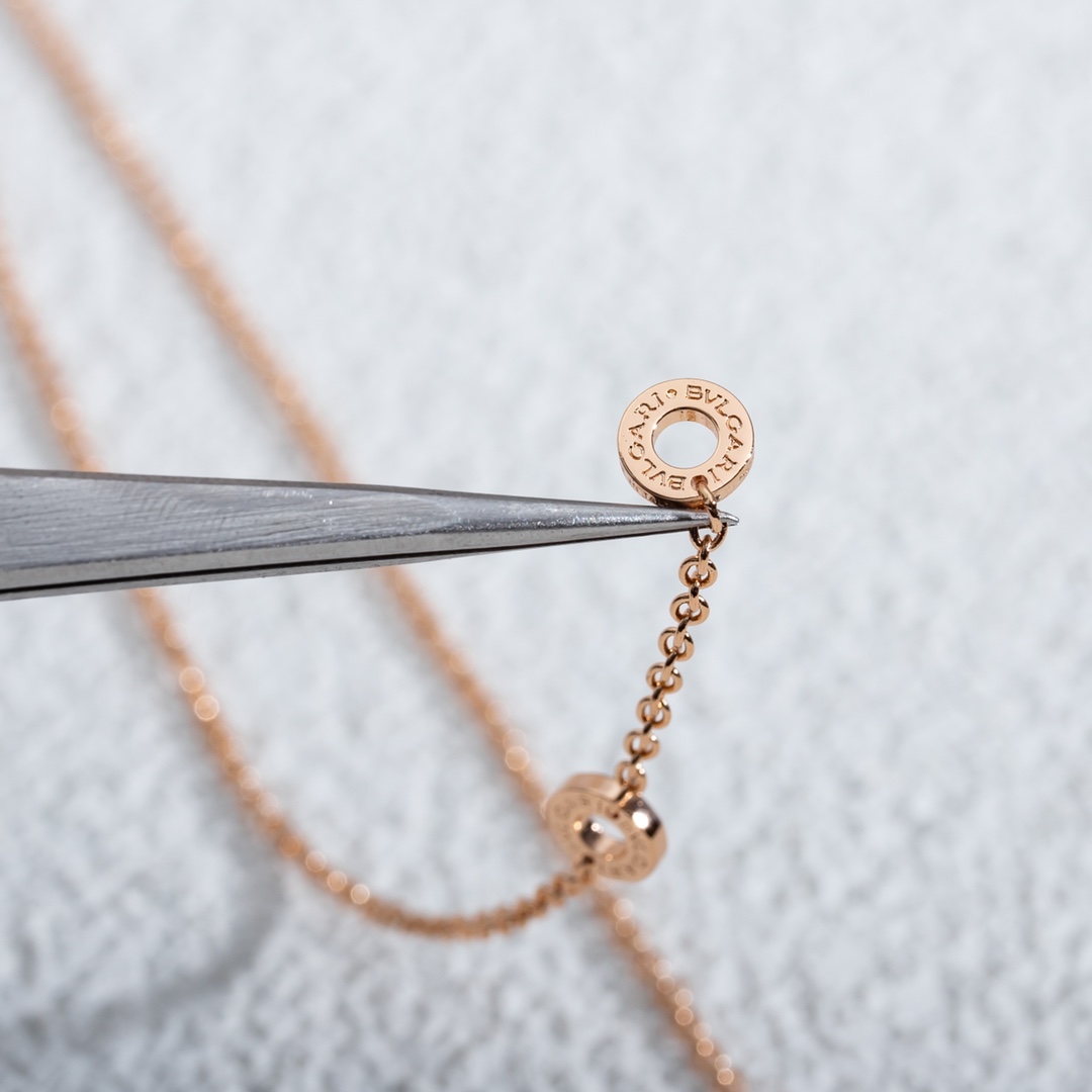 全新官网版铜钱项链～又名时来运转项链高级白贝母 天然孔雀石铜钱项链 此款寓意非常的好，有金有钻(有进有赚