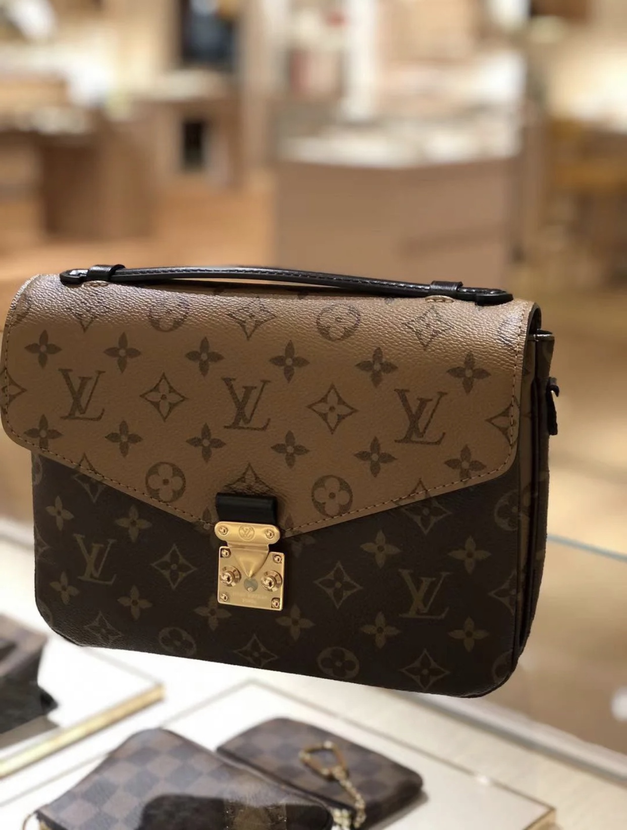 NO:176496,Color block postman bag (44876) authentic illustration,19860909拼色邮差包（44876）正品图解,,Bag