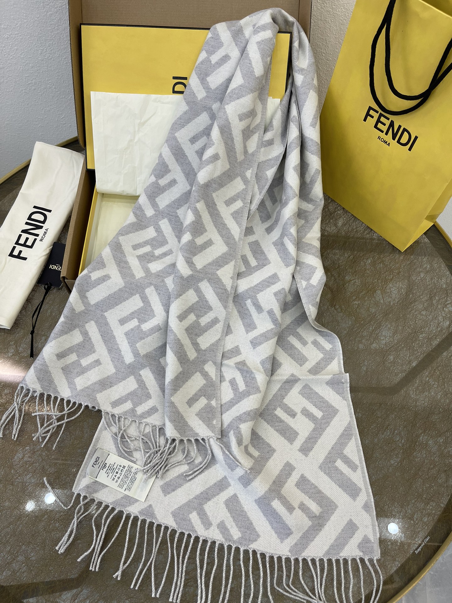 FENDI芬迪经典FF Logo羊绒围巾FXT260