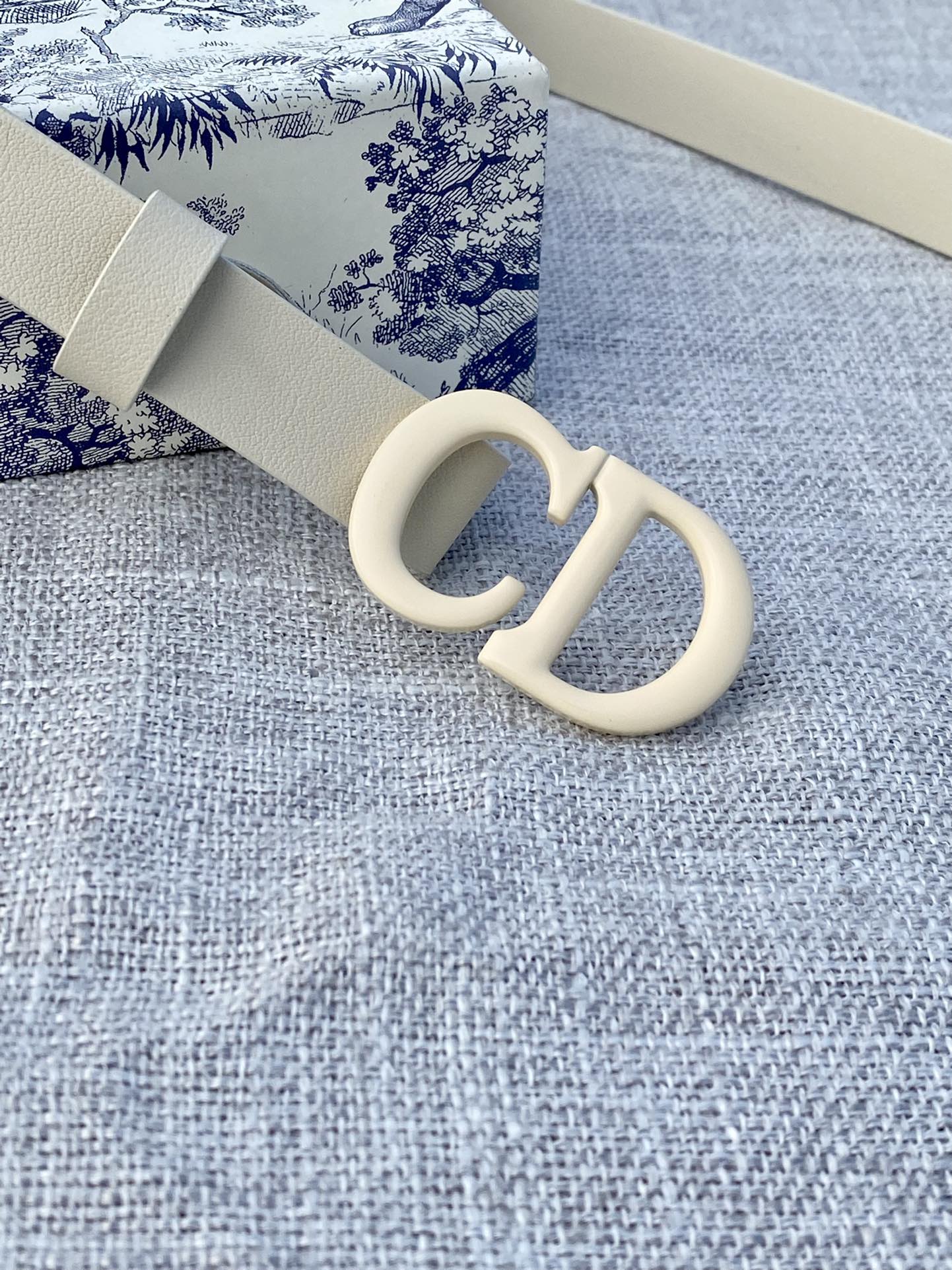 宽度2.0 cm Dior(迪奧)爆款平面無線帶身/Saddle米色牛皮革皮带-Chinese wholesaler seller Clothes Bags handbags wholesale Shoes High Quatity wholesaler seller Cheap Sneakers from China Factory Chinese suppliers china wholesale clothing wholesaler seller 宽度2.0 cm Dior(迪奧)爆款平面無線帶身/Saddle米色牛皮革皮带