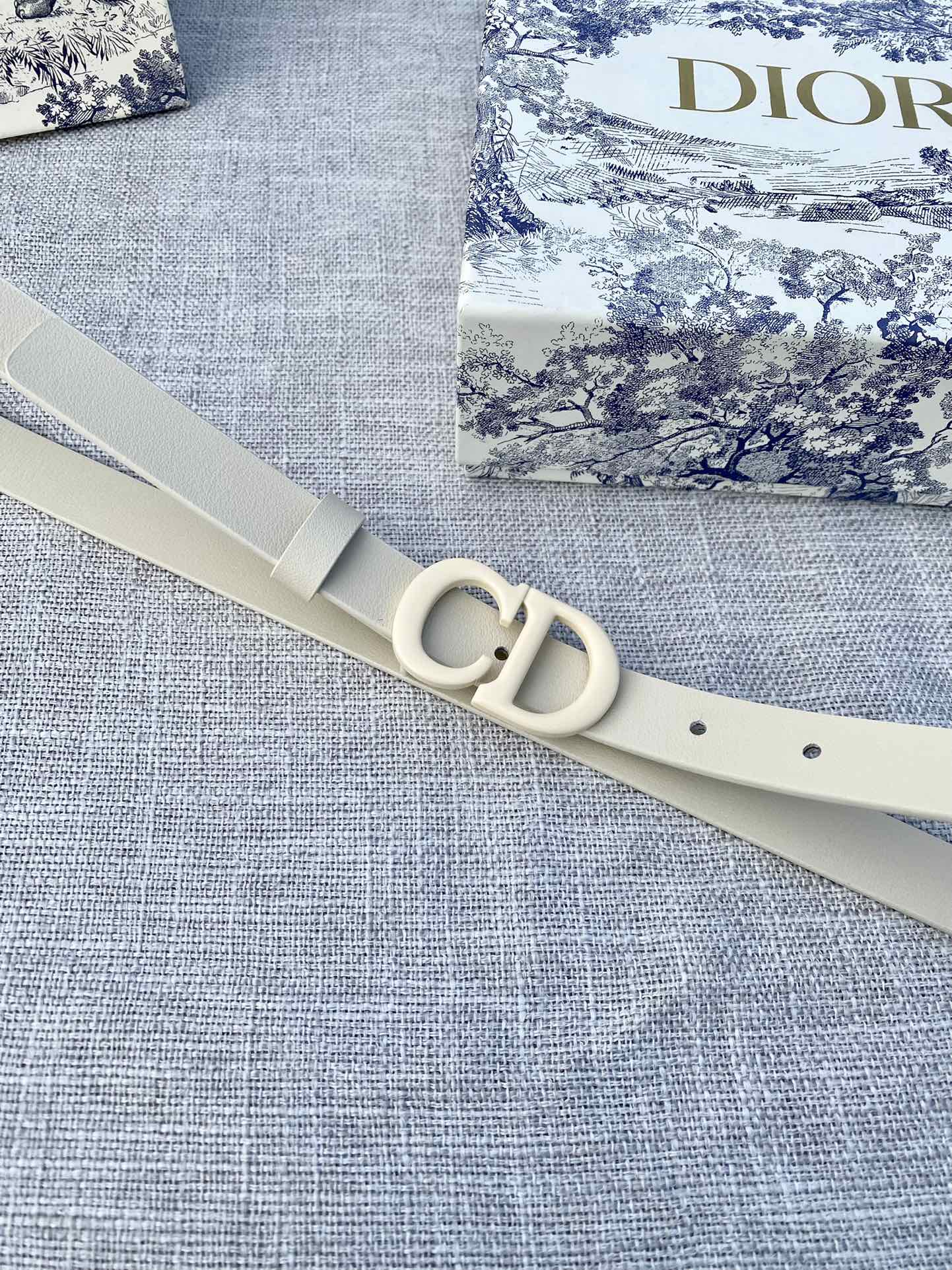 宽度2.0 cm Dior(迪奧)爆款平面無線帶身/Saddle米色牛皮革皮带-Chinese wholesaler seller Clothes Bags handbags wholesale Shoes High Quatity wholesaler seller Cheap Sneakers from China Factory Chinese suppliers china wholesale clothing wholesaler seller 宽度2.0 cm Dior(迪奧)爆款平面無線帶身/Saddle米色牛皮革皮带