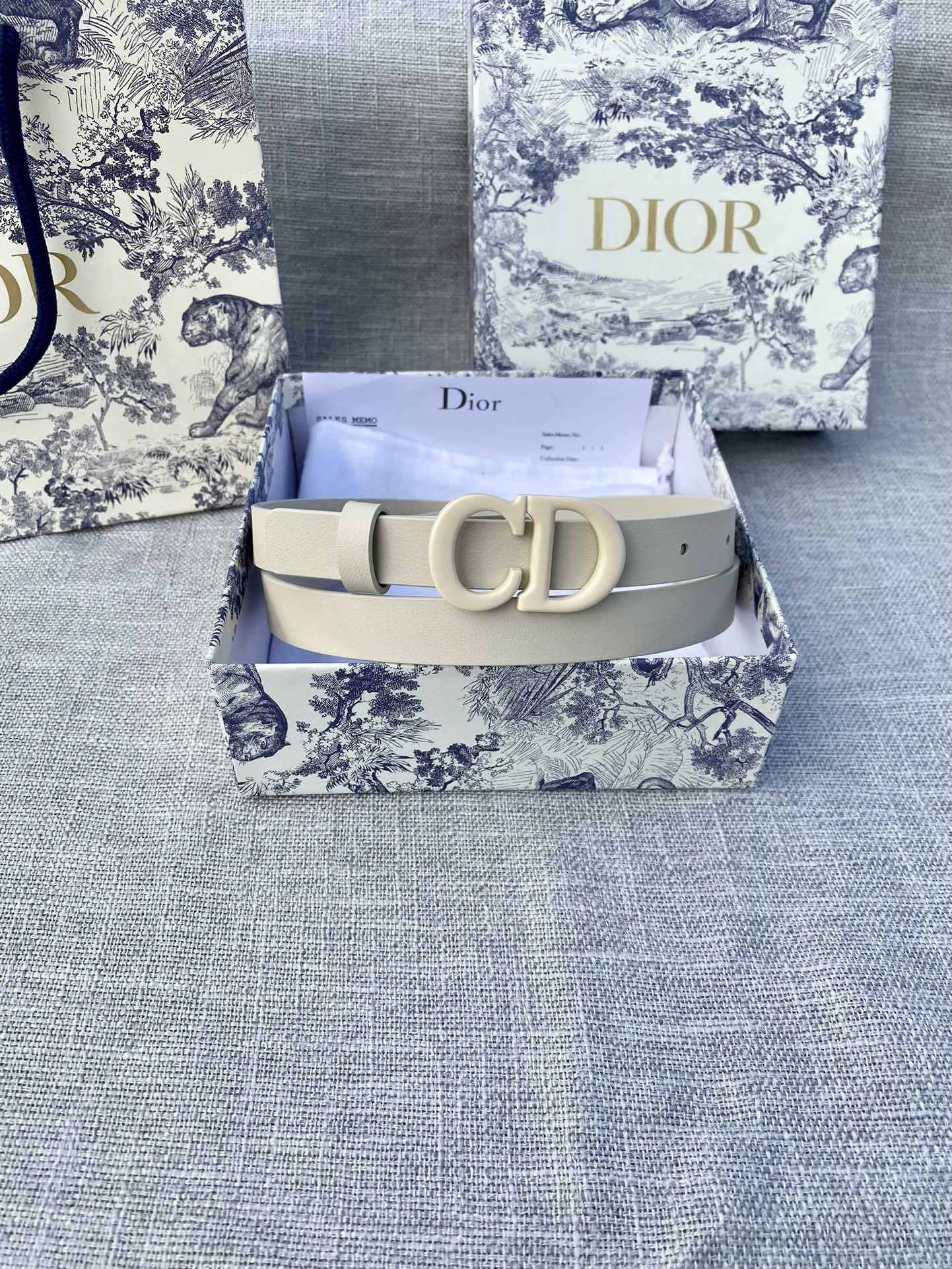 宽度2.0 cm Dior(迪奧)爆款平面無線帶身/Saddle米色牛皮革皮带-Chinese wholesaler seller Clothes Bags handbags wholesale Shoes High Quatity wholesaler seller Cheap Sneakers from China Factory Chinese suppliers china wholesale clothing wholesaler seller 宽度2.0 cm Dior(迪奧)爆款平面無線帶身/Saddle米色牛皮革皮带
