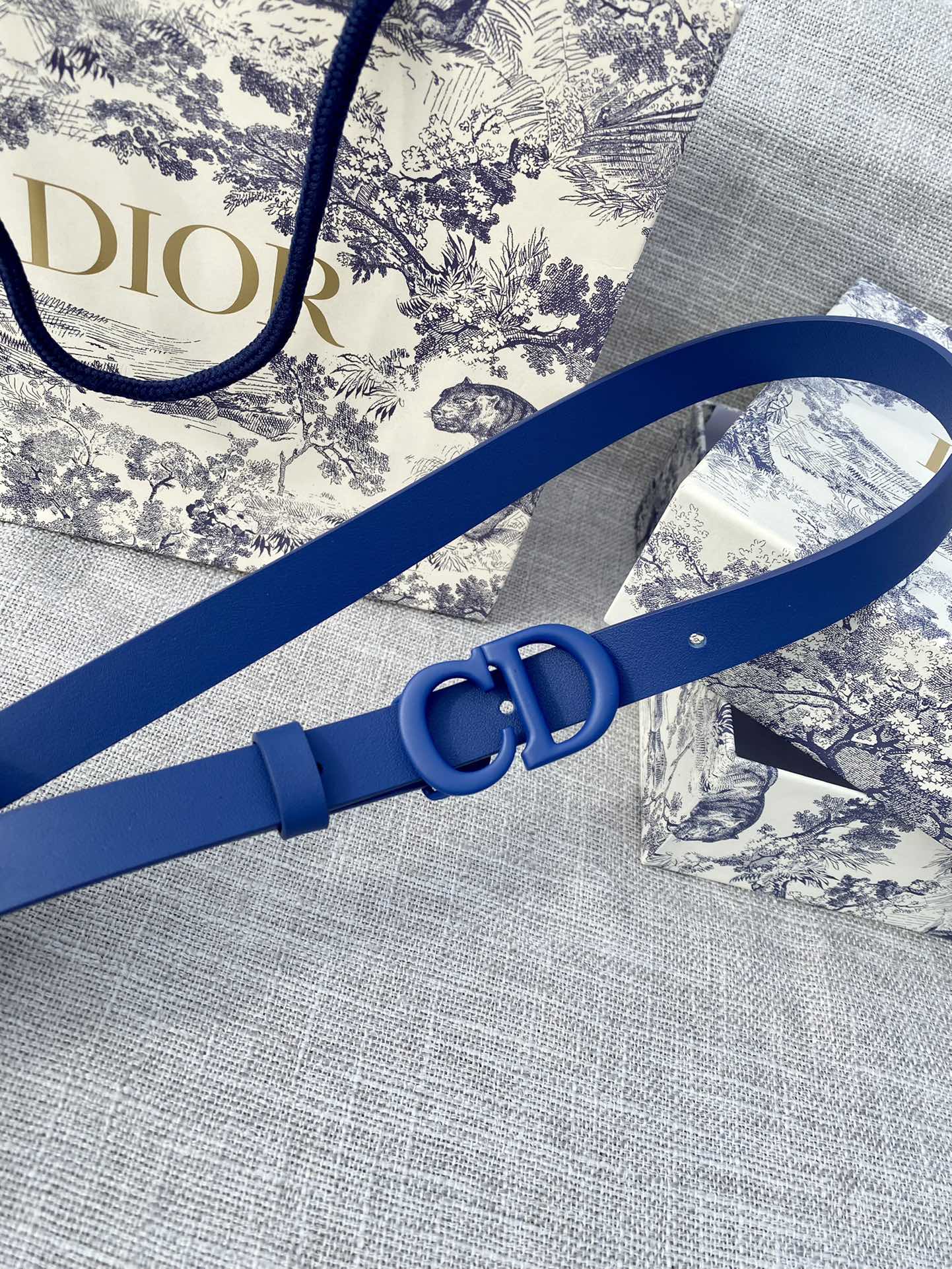 宽度2.0 cm Dior（迪奧）爆款平面無線帶身/Saddle深蓝色牛皮革皮带