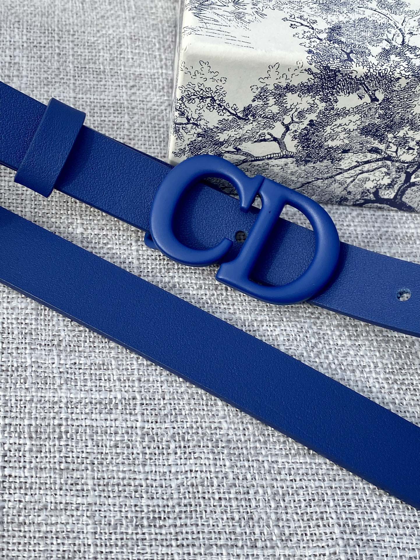 宽度2.0 cm Dior（迪奧）爆款平面無線帶身/Saddle深蓝色牛皮革皮带