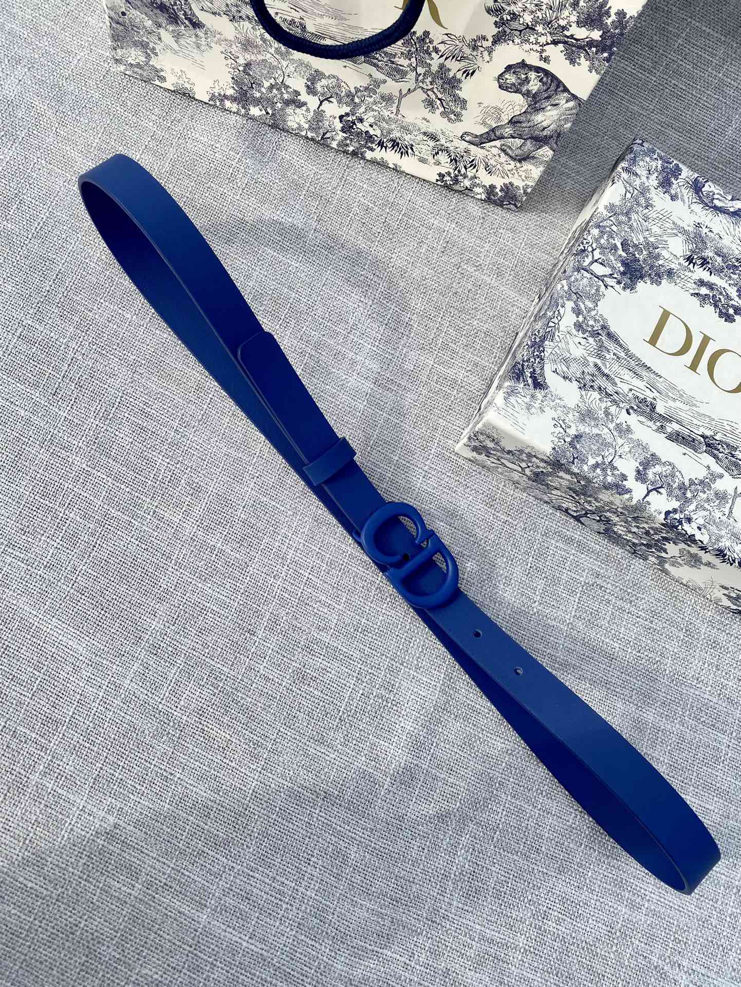宽度2.0 cm Dior（迪奧）爆款平面無線帶身/Saddle深蓝色牛皮革皮带