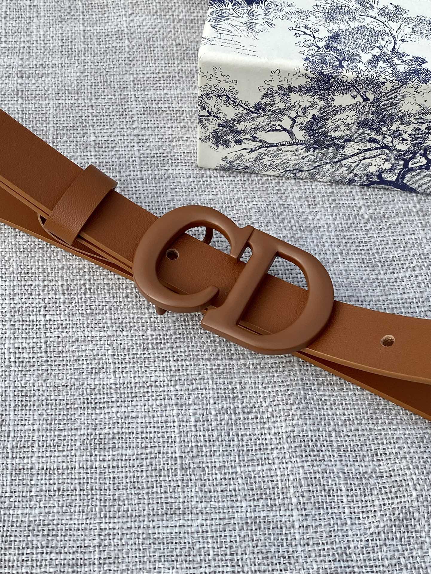 宽度2.0 cm Dior(迪奧)爆款平面無線帶身/Saddle棕色牛皮革皮带 烤漆金属“CD”标志-Chinese wholesaler seller Clothes Bags handbags wholesale Shoes High Quatity wholesaler seller Cheap Sneakers from China Factory Chinese suppliers china wholesale clothing wholesaler seller 宽度2.0 cm Dior(迪奧)爆款平面無線帶身/Saddle棕色牛皮革皮带 烤漆金属“CD”标志