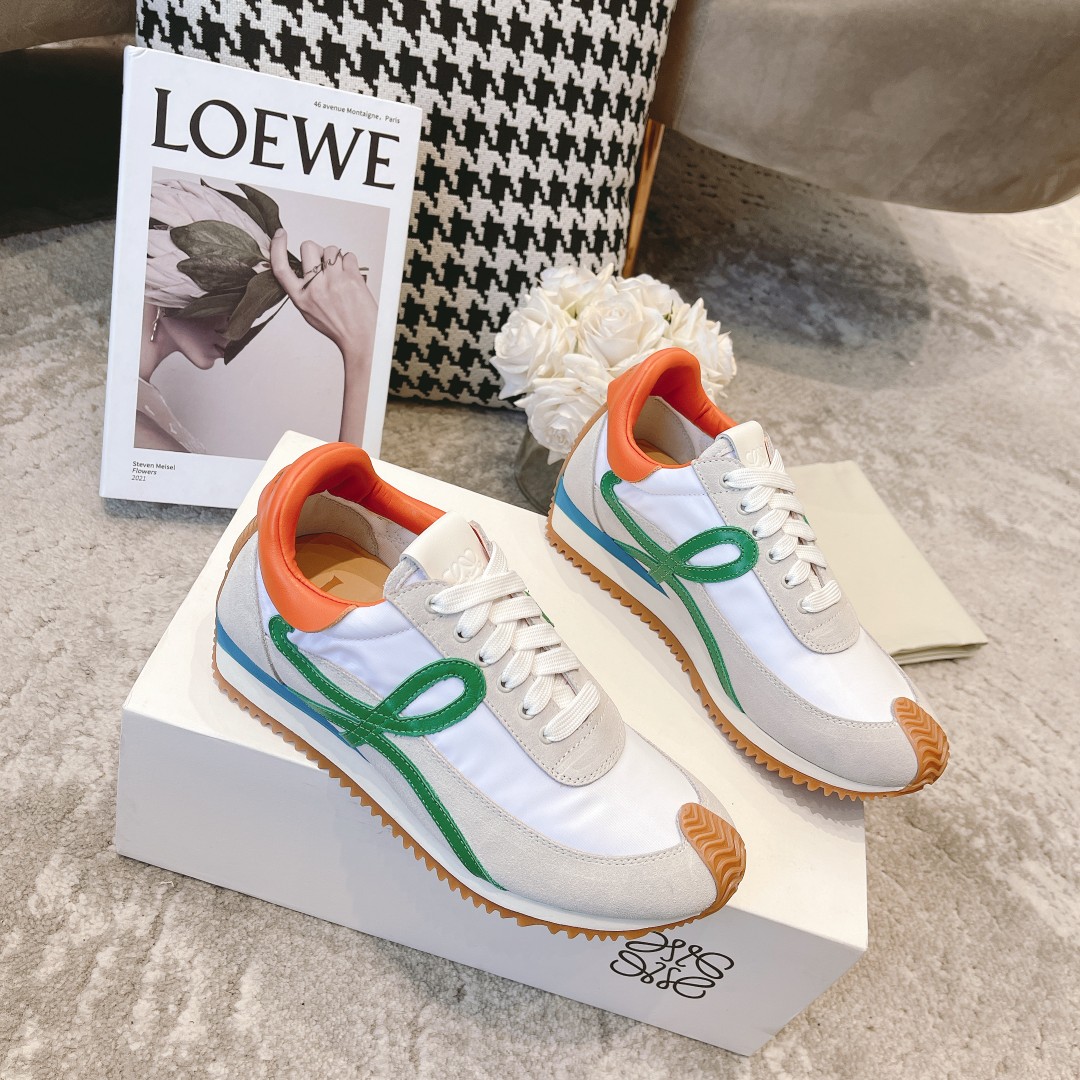 布面出厂  情侣👫款
  🆕LOEWE罗意威2023SS新款运动休闲鞋，国外购原板1：1开发，皮革，绒面