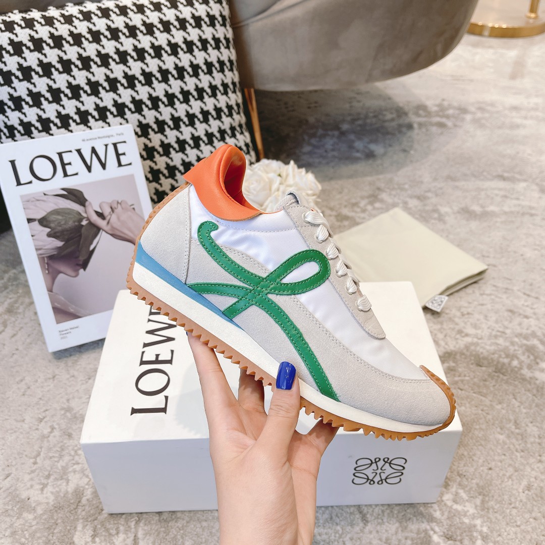 布面出厂  情侣👫款
  🆕LOEWE罗意威2023SS新款运动休闲鞋，国外购原板1：1开发，皮革，绒面