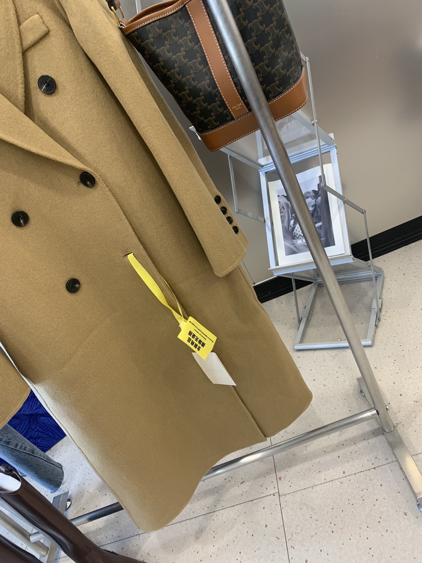 BURBERRY双排扣羊绒大衣这款大