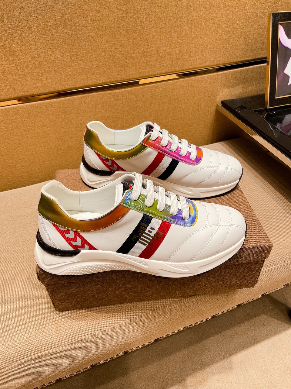 I5  阿玛尼 男鞋高端品牌 官网1：1最新力作：鞋面采用意大利进口头层牛皮搭配舒适透气内里➕原版防滑耐磨大底制作 ，让行走更加便捷舒适，惊世之作，与官方的质量相比美的1：1复刻[色]打造时尚个性衬托你的与众不同潮男必备!经典