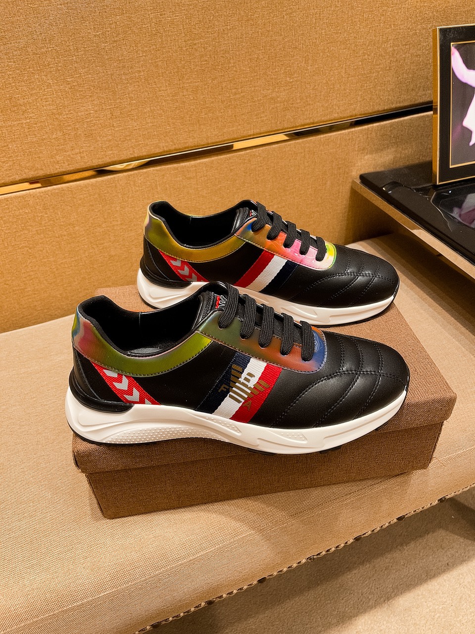 I5  阿玛尼 男鞋高端品牌 官网1：1最新力作：鞋面采用意大利进口头层牛皮搭配舒适透气内里➕原版防滑耐磨大底制作 ，让行走更加便捷舒适，惊世之作，与官方的质量相比美的1：1复刻[色]打造时尚个性衬托你的与众不同潮男必备!经典