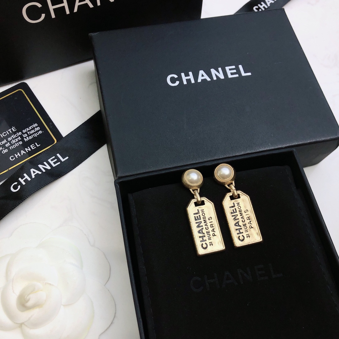 Chanel Chanel 香奈儿新款耳环 香水瓶耳钉