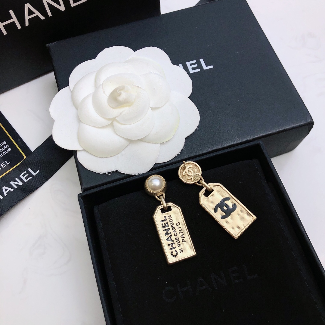Chanel Chanel 香奈儿新款耳环 香水瓶耳钉