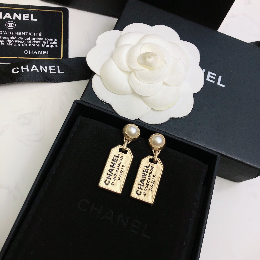Chanel Chanel 香奈儿新款耳环 香水瓶耳钉