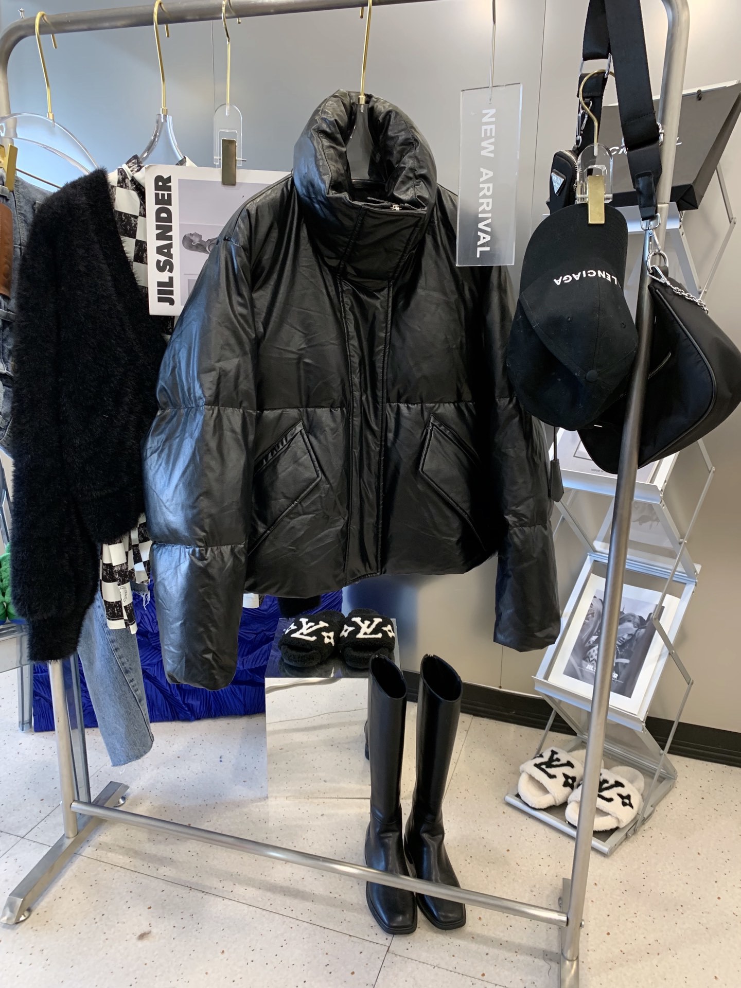MM6字母刺绣羽绒服s肩宽49胸围1