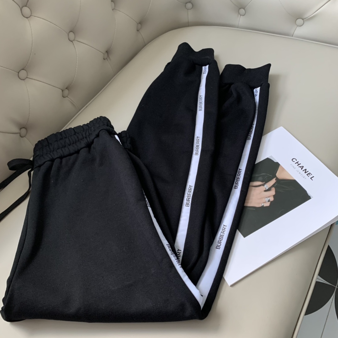 BURBERRY格纹连帽外套一套重量