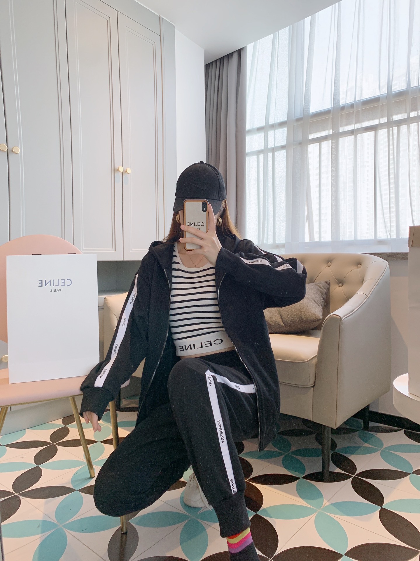 BURBERRY格纹连帽外套一套重量