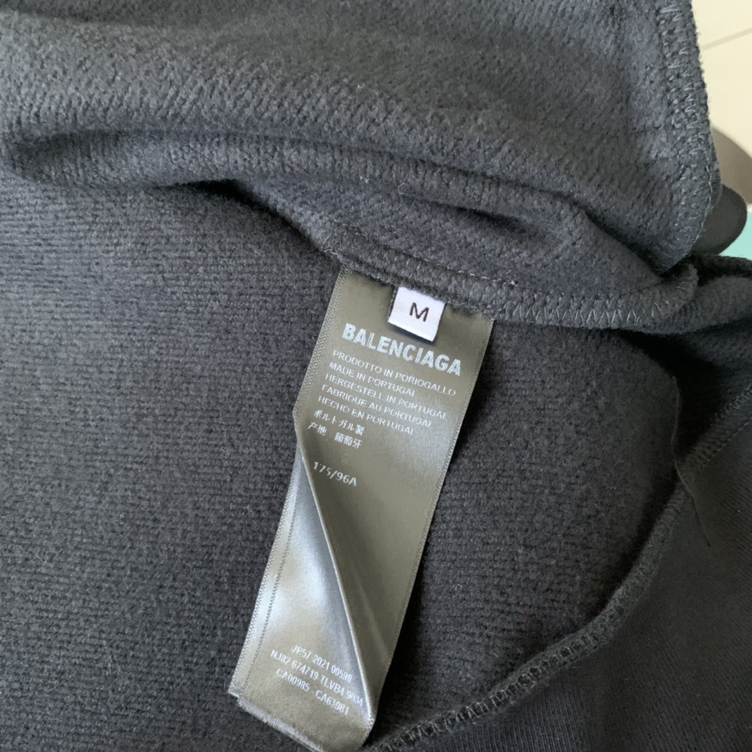 BURBERRY格纹连帽外套一套重量