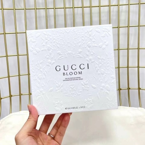 Gucci Bloom Miniature Perfume Set, Floral Fragrance Collection, 5 x 5ml 1 Gucci Bloom Miniature Perfume Set, Floral Fragrance Collection, 5 x 5ml