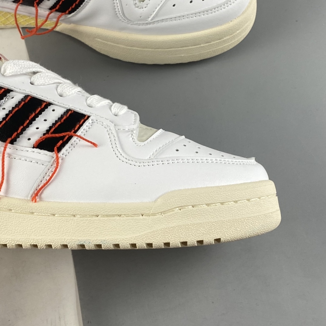 P200  Adidas  Forum 84 Low 全猪八材质低帮百搭潮流休闲运动板鞋 FZ3774 尺码：36 36.5 37 38 38.5 39 40 40.5 41 42 42.5 43 44 44.5 45