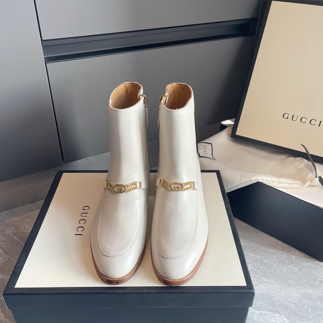 GUCCI 短靴 小牛皮 链条 侧拉链