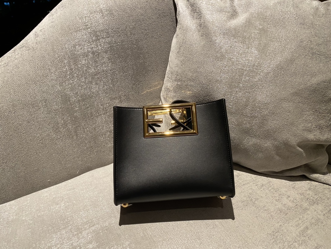 Fendi Way new double F buckle handbag
