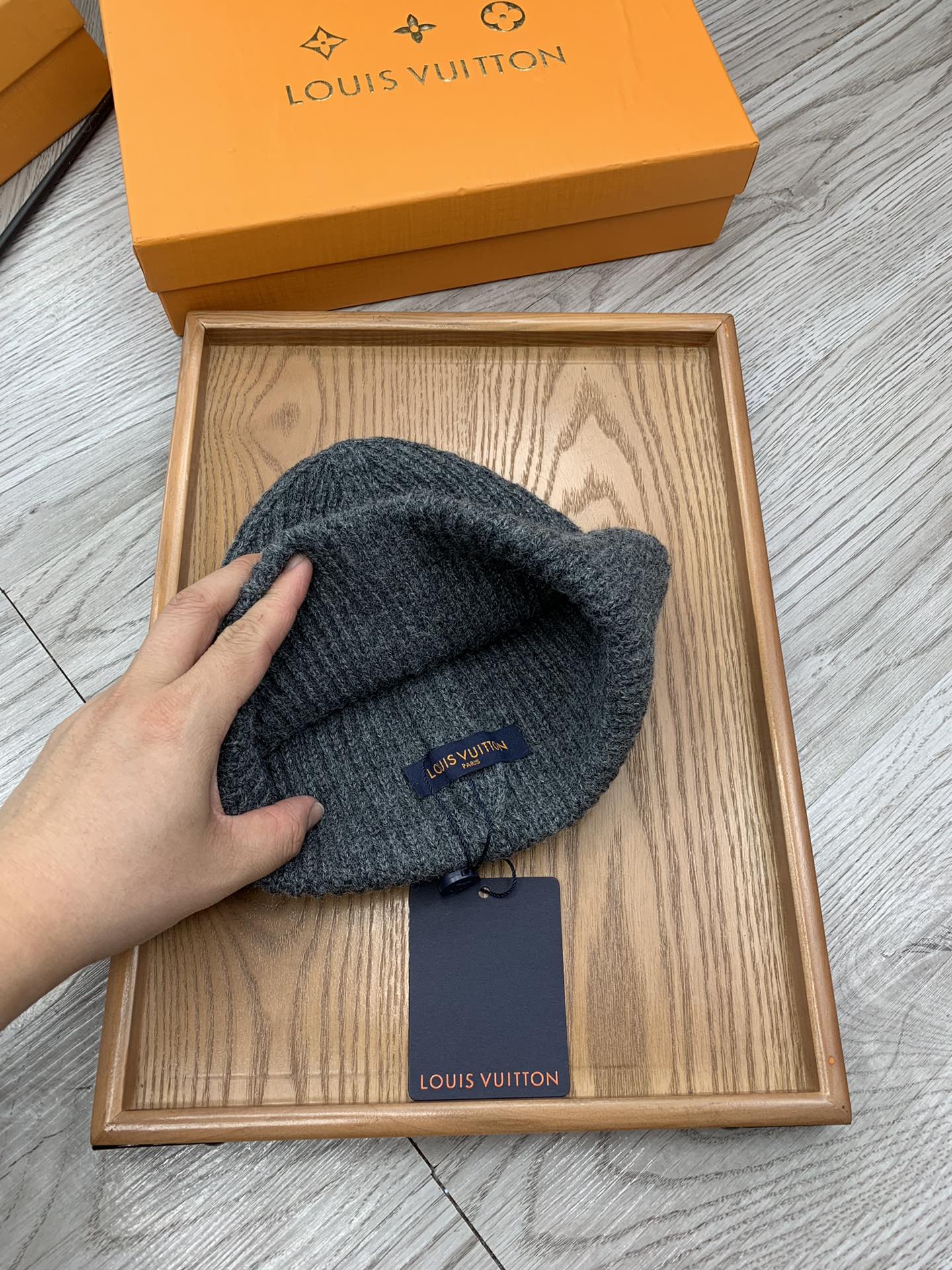 。L家。福利！！【细毛线针织单帽】新款上架，特别实惠的一个系列帽子，面料：细毛线。密度紧致！毛线针织面料