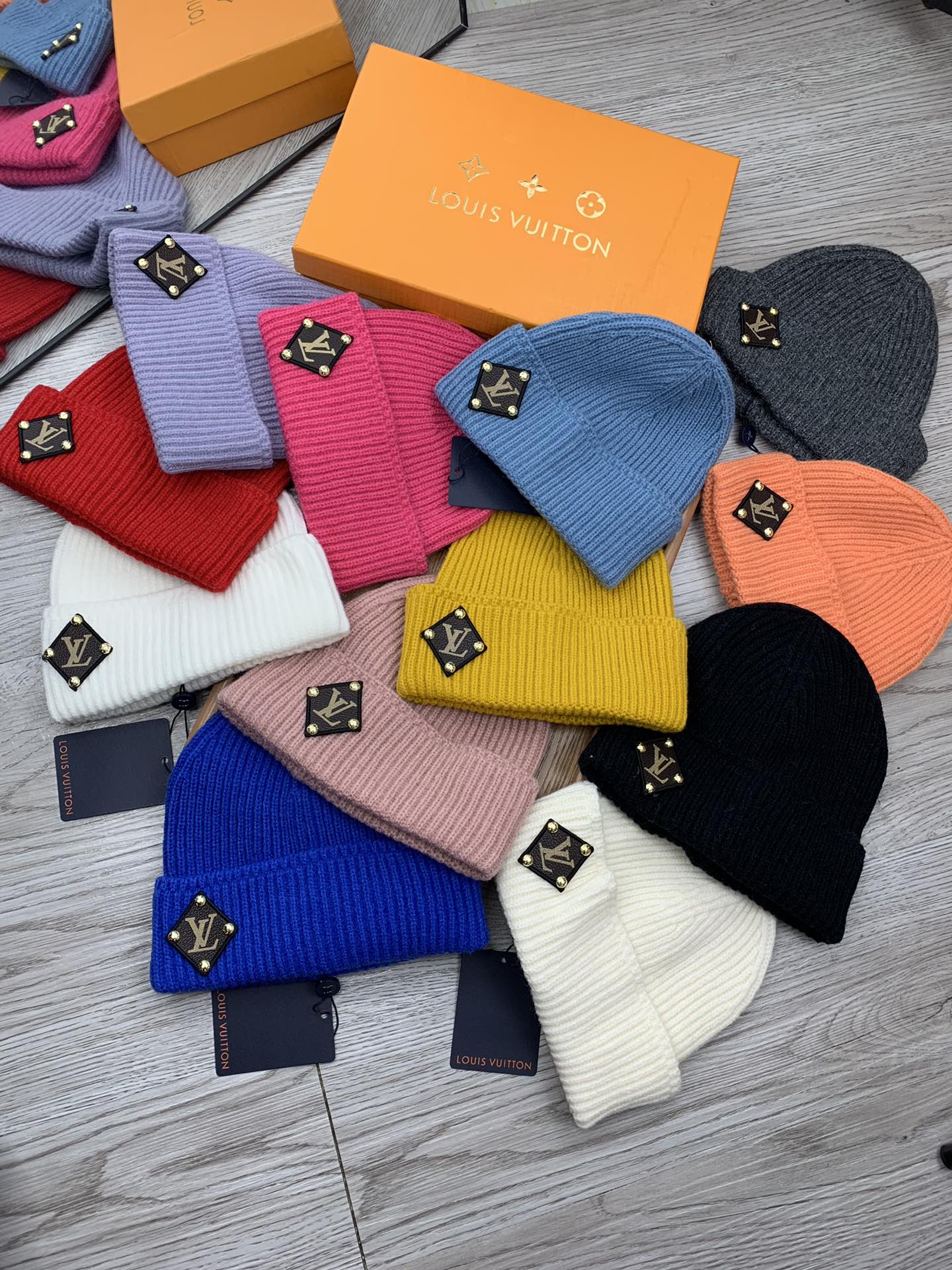 。L家。福利！！【细毛线针织单帽】新款上架，特别实惠的一个系列帽子，面料：细毛线。密度紧致！毛线针织面料