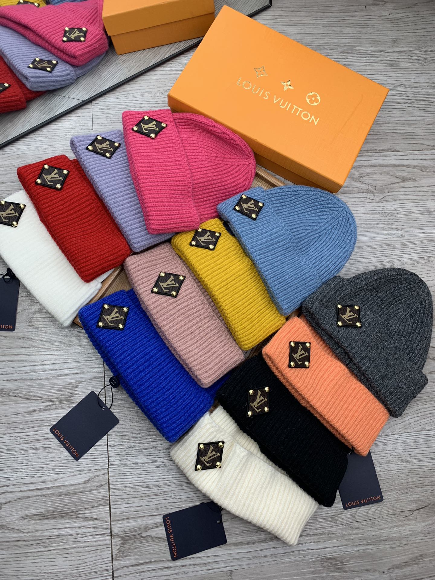 。L家。福利！！【细毛线针织单帽】新款上架，特别实惠的一个系列帽子，面料：细毛线。密度紧致！毛线针织面料