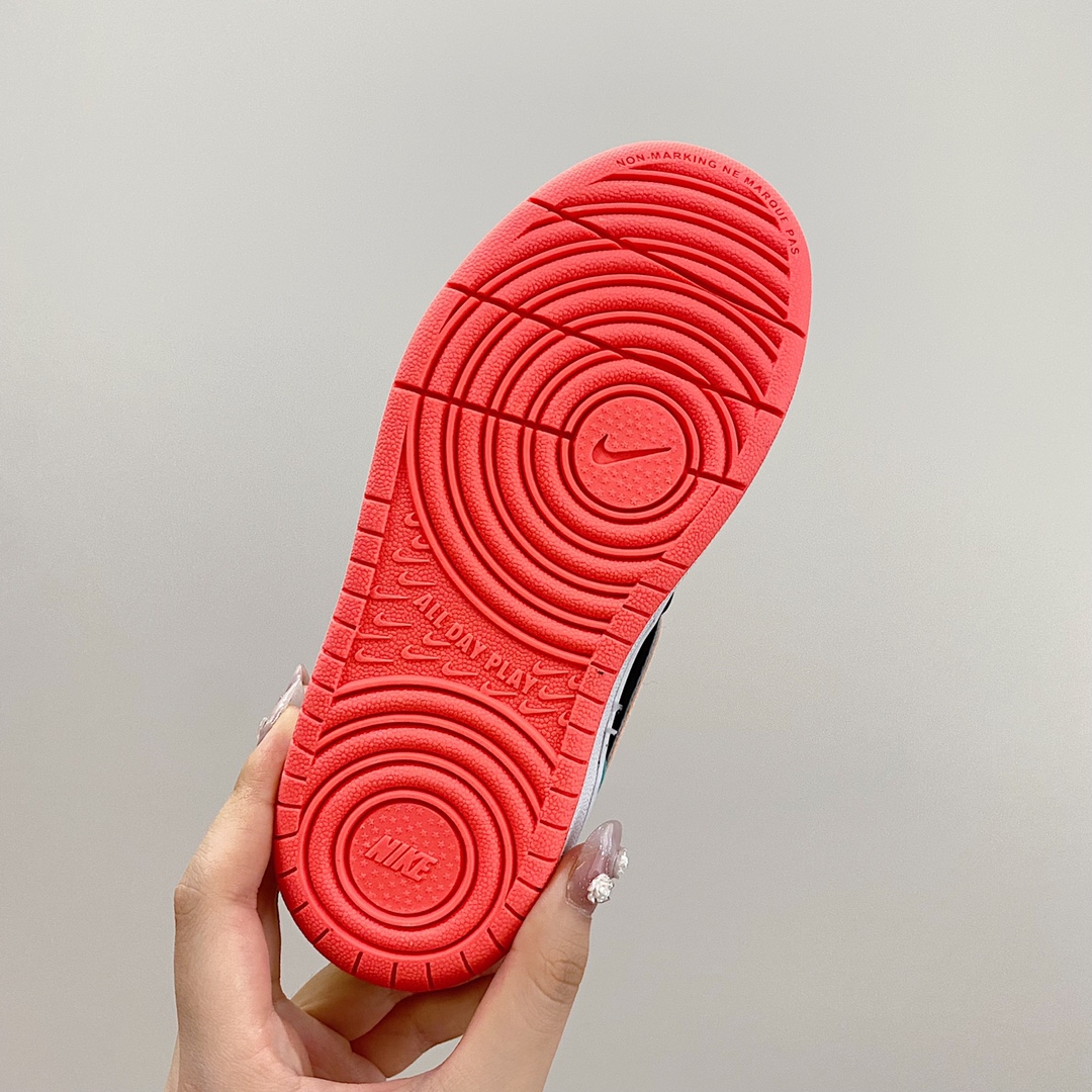 图片[9]-NK空军工装加绒高帮魔术贴童鞋 尺码：22-37.5 重磅消息❗️❗️终于等到了这批加绒空军😭😭简约大方的设计，以防寒保暖为主的鞋子，颜值却也不低❗️内里采用加绒加厚的完美设计！保暖系数绝对专业级，抗寒效果必须优秀，进入冬季的必备单品，加绒空军必须提名！整个冬日有它脚脖子都暖🔥.-选品中心