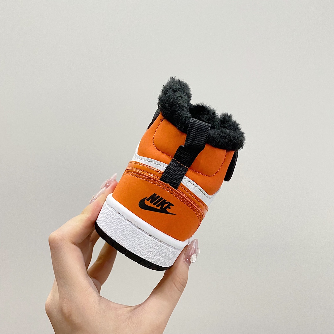 图片[8]-NK空军工装加绒高帮魔术贴童鞋 尺码：22-37.5 重磅消息❗️❗️终于等到了这批加绒空军😭😭简约大方的设计，以防寒保暖为主的鞋子，颜值却也不低❗️内里采用加绒加厚的完美设计！保暖系数绝对专业级，抗寒效果必须优秀，进入冬季的必备单品，加绒空军必须提名！整个冬日有它脚脖子都暖🔥.-选品中心