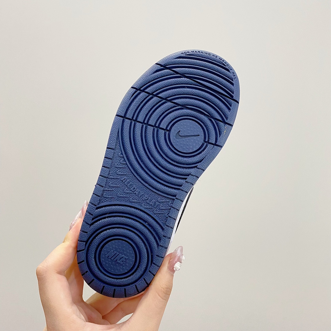 图片[9]-NK空军工装加绒高帮魔术贴童鞋 尺码：22-37.5重磅消息❗️❗️终于等到了这批加绒空军😭😭简约大方的设计，以防寒保暖为主的鞋子，颜值却也不低❗️内里采用加绒加厚的完美设计！保暖系数绝对专业级，抗寒效果必须优秀，进入冬季的必备单品，加绒空军必须提名！整个冬日有它脚脖子都暖🔥.-选品中心