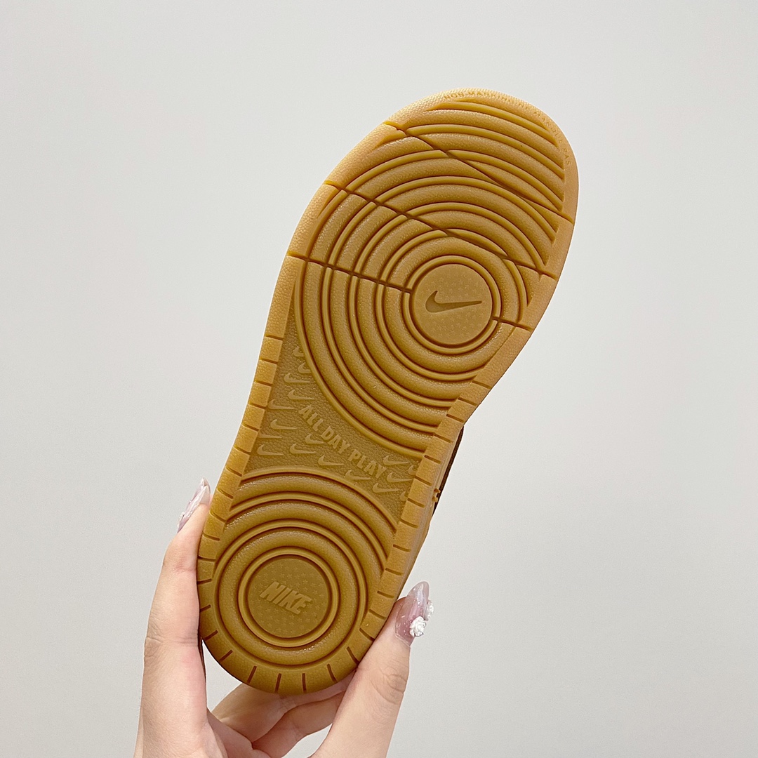 图片[9]-NK空军工装加绒高帮魔术贴童鞋 尺码：22-37.5重磅消息❗️❗️终于等到了这批加绒空军😭😭简约大方的设计，以防寒保暖为主的鞋子，颜值却也不低❗️内里采用加绒加厚的完美设计！保暖系数绝对专业级，抗寒效果必须优秀，进入冬季的必备单品，加绒空军必须提名！整个冬日有它脚脖子都暖🔥.-选品中心