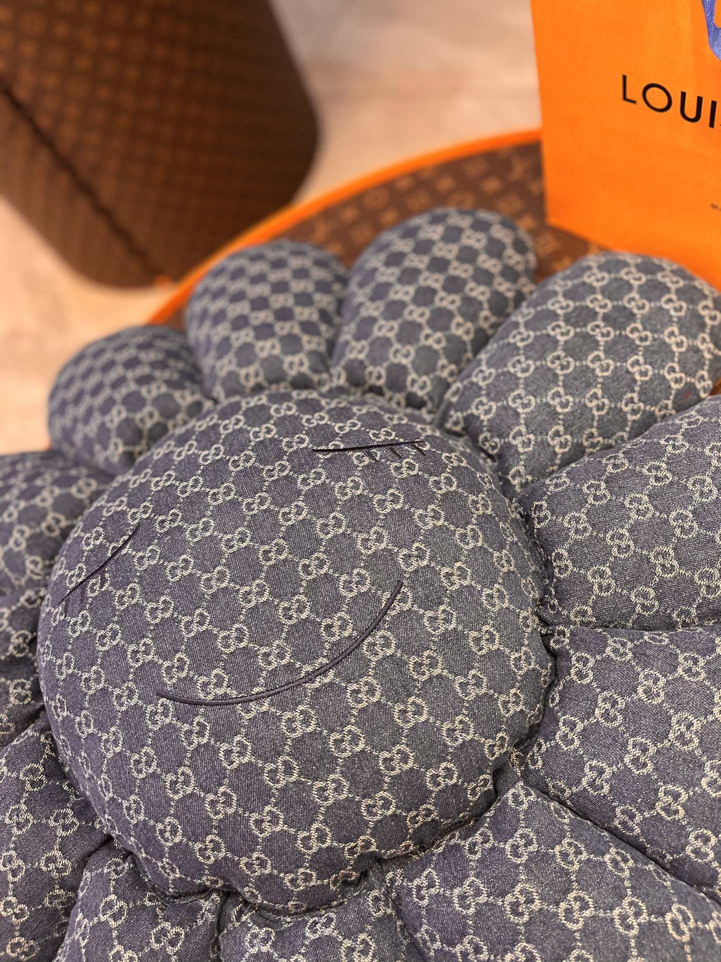 Gucci Cushion - Comprehensive 2