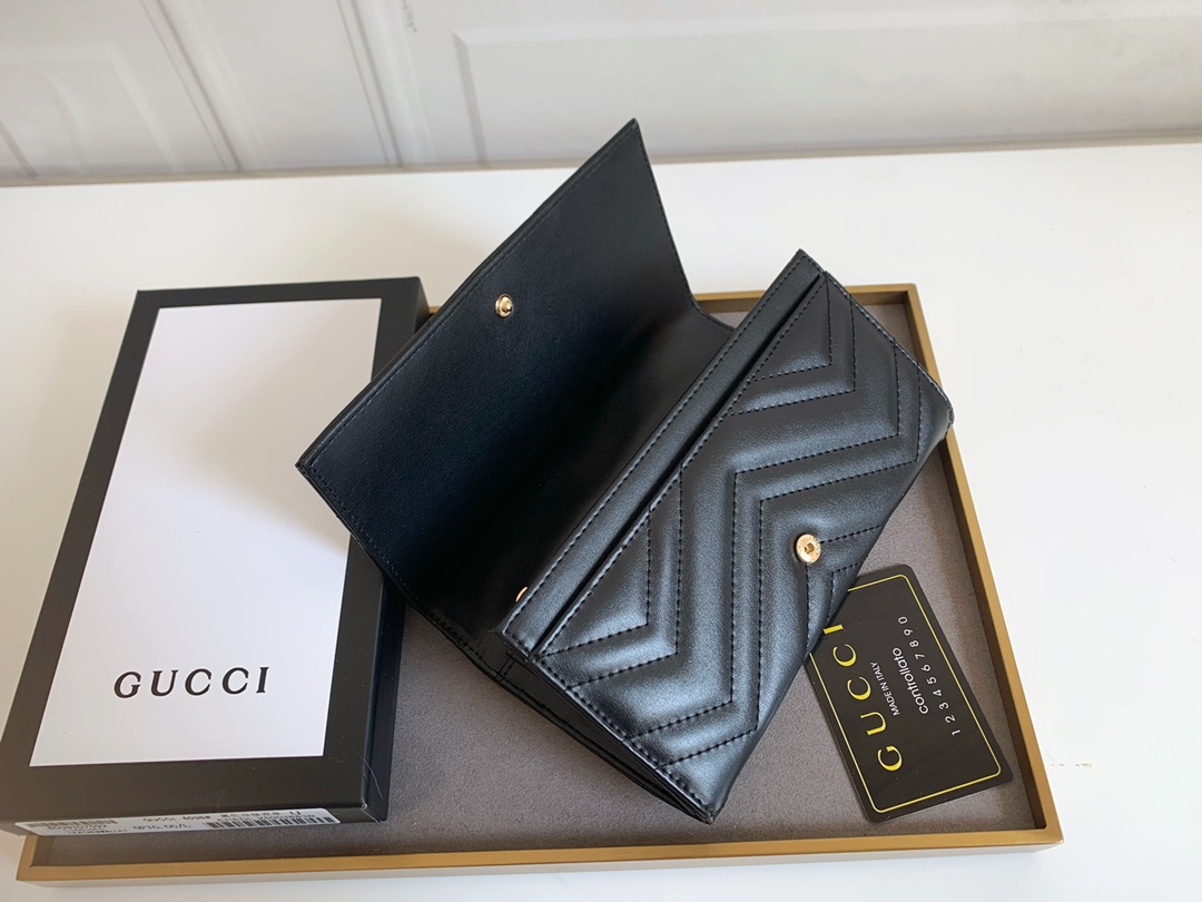 Gucci GG Marmont 長款財布 - 高品質な絞り込みレザーと人形花紋デザイン