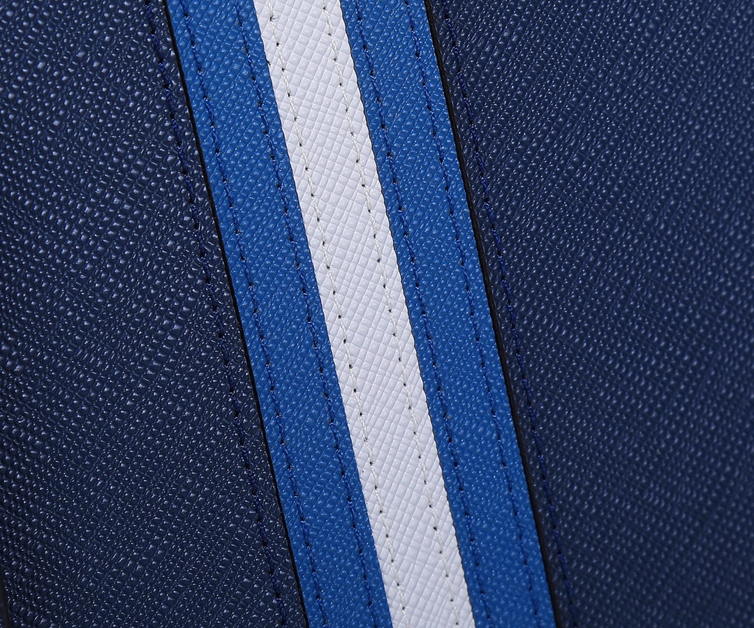Prada PRA十字纹/ 五金/皮内里， 手工 颜色