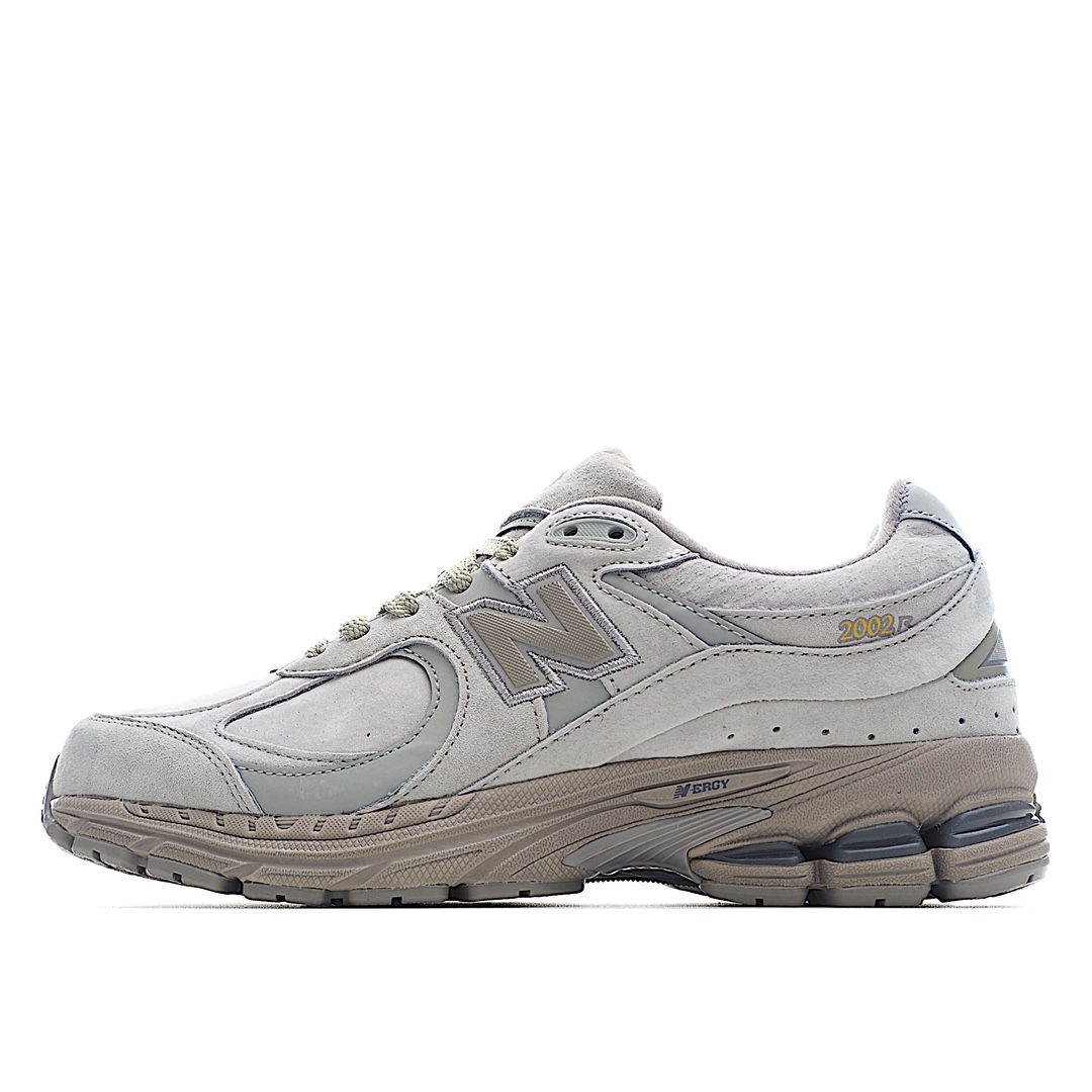 G5 NEW BALANCE/新百伦 M 2002 复古休闲跑步鞋 M 2002RDA最新出的 2002R系列，鞋款延续了经典科技，升级版N-ERGY缓震物料机能与材质 上脚太舒适了，鞋面的柔软麂皮搭配尼龙网布，特别透气而且还复古感，不管是搭配牛仔裤还工装裤都是百搭