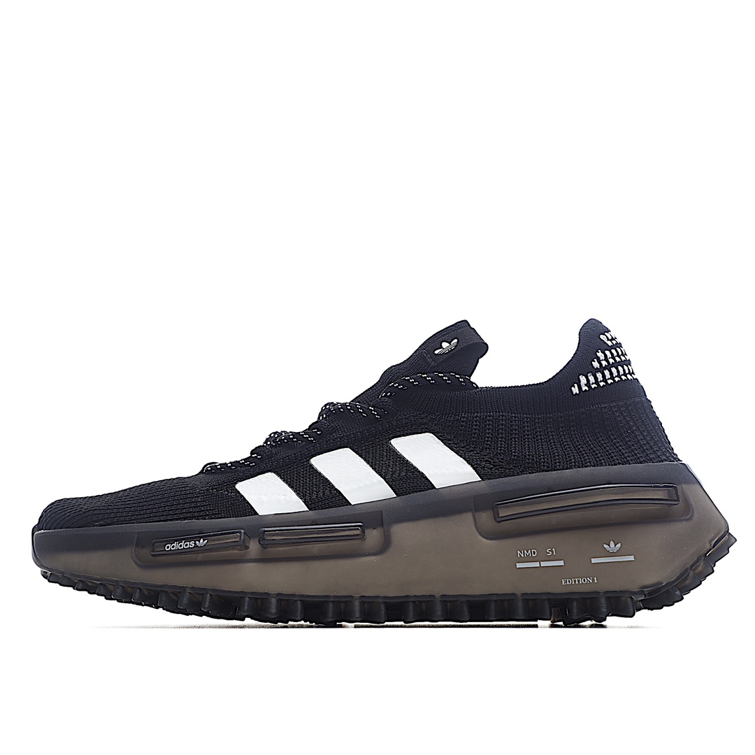 J0 菲董上脚 AD 阿迪 NMD S_1系列 袜套式运动休闲跑步鞋 GZ7 F5 1原鞋购回 重金开发 脚感非常舒适 包裹感很强 全部配件都是全新开模定制打造 全套配件齐全 诚意满满 配色颜值爆表十分耐看 真香定律 省钱秘籍 找我零头即可拥有享受