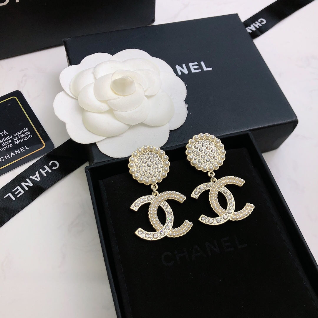 代购级别】新款到货❤❤Chanel 小香 香奈儿双c耳钉耳环 非常漂亮 专柜一致黄铜材质
