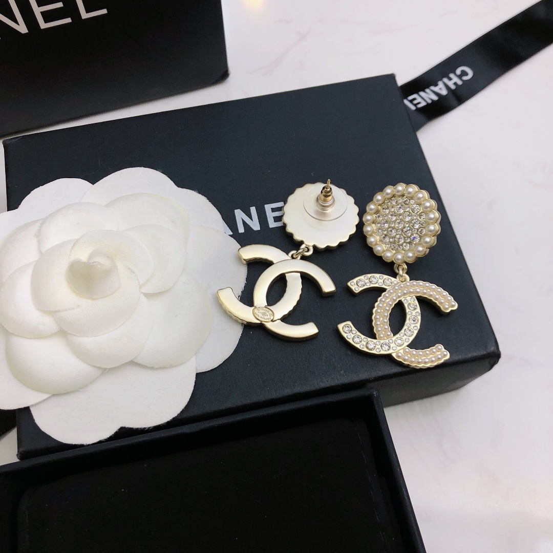 代购级别】新款到货❤❤Chanel 小香 香奈儿双c耳钉耳环 非常漂亮 专柜一致黄铜材质