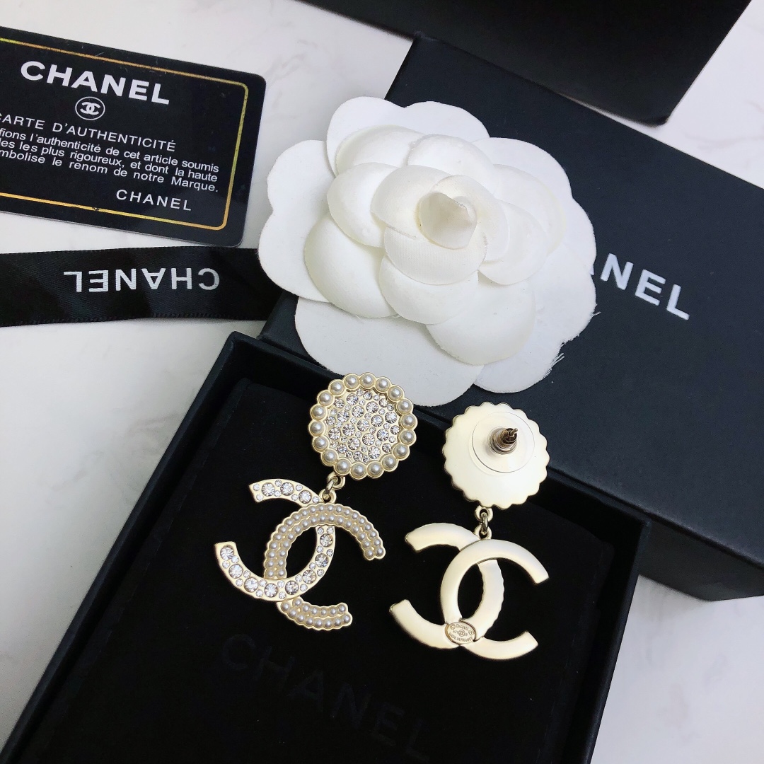 代购级别】新款到货❤❤Chanel 小香 香奈儿双c耳钉耳环 非常漂亮 专柜一致黄铜材质