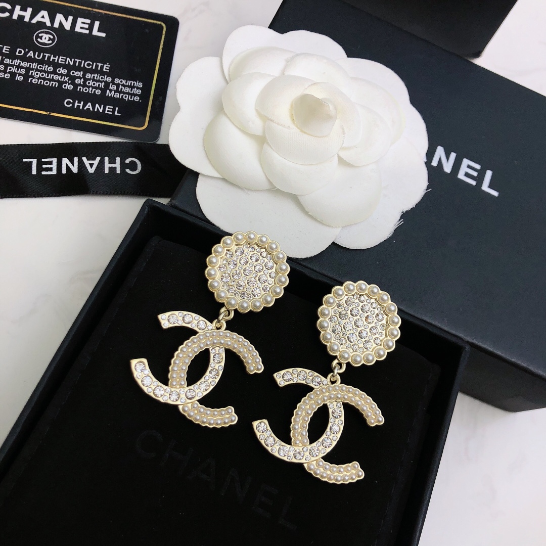 代购级别】新款到货❤❤Chanel 小香 香奈儿双c耳钉耳环 非常漂亮 专柜一致黄铜材质