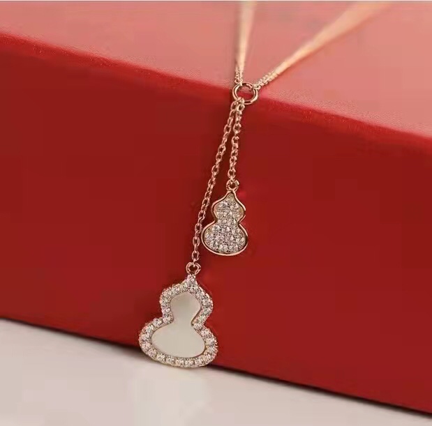 Qeelin Wulu Mother-of-Pearl Tassel Necklace - Comprehensive 4