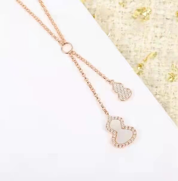 Qeelin Wulu Mother-of-Pearl Tassel Necklace - Comprehensive 5