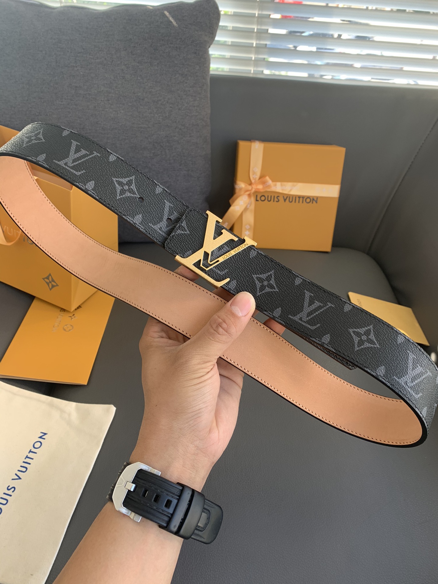 ️LOUISVUITTON[正]采用进口头层皮革精制而成40MM真空电镀马蹄五金耐用不掉色全球销量稳居榜