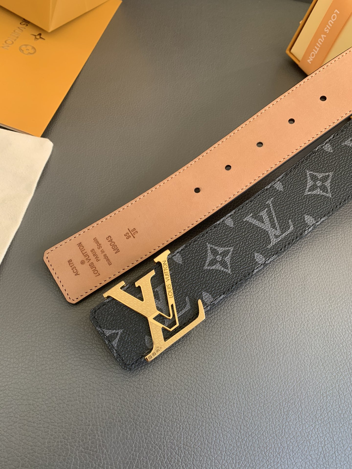 ️LOUISVUITTON[正]采用进口头层皮革精制而成40MM真空电镀马蹄五金耐用不掉色全球销量稳居榜