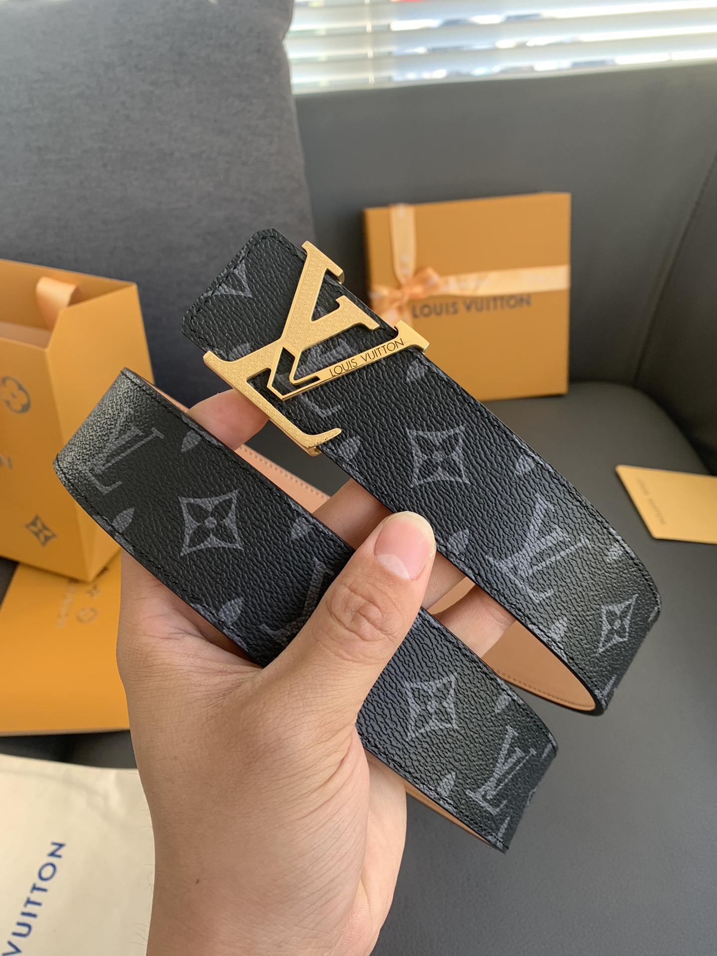 ️LOUISVUITTON[正]采用进口头层皮革精制而成40MM真空电镀马蹄五金耐用不掉色全球销量稳居榜