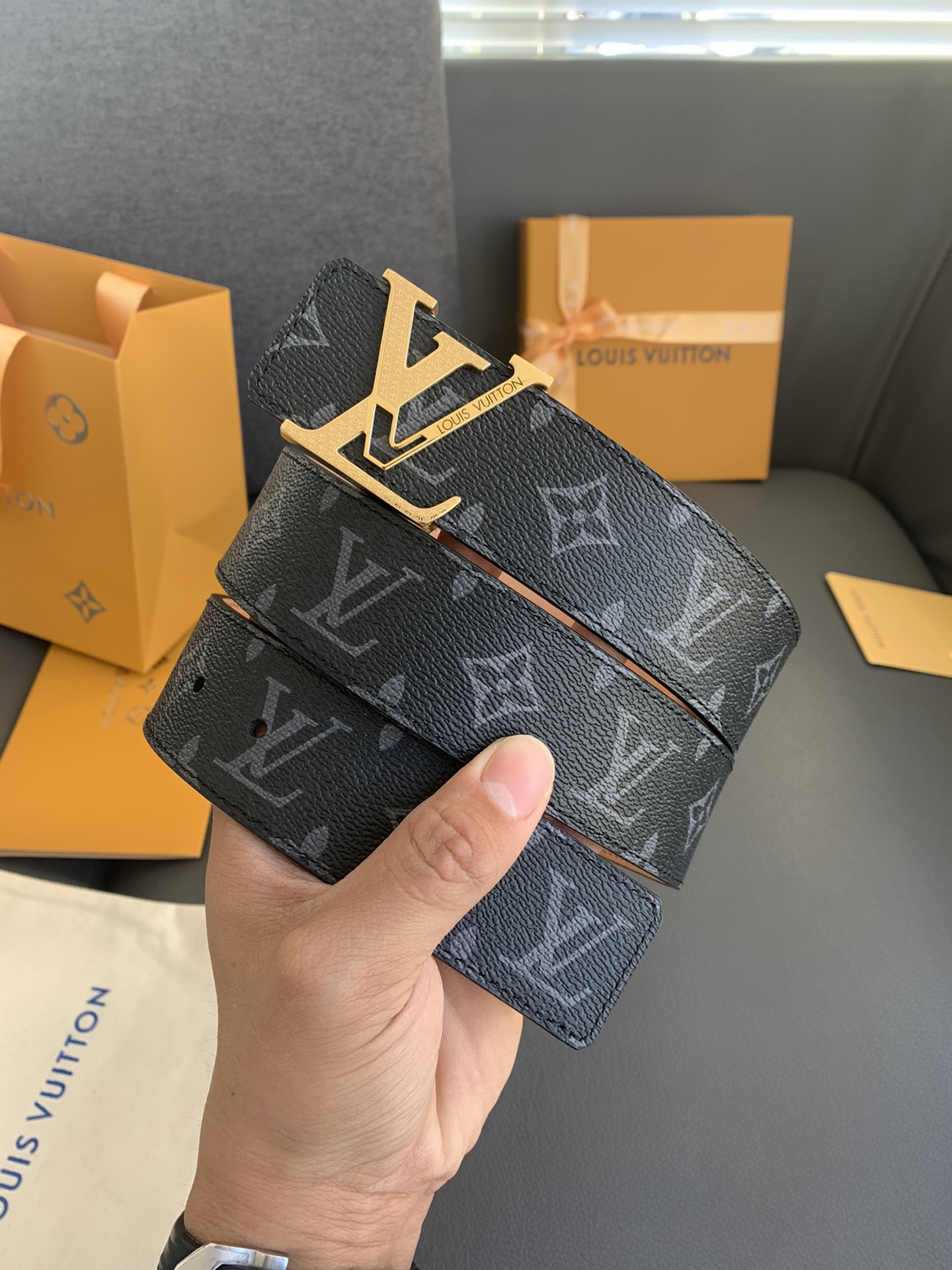 ️LOUISVUITTON[正]采用进口头层皮革精制而成40MM真空电镀马蹄五金耐用不掉色全球销量稳居榜